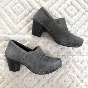 Dansko Nori Grey Suede Studded Clogs EU 38 (US 7.5 - 8)  Comfort Shoes RARE